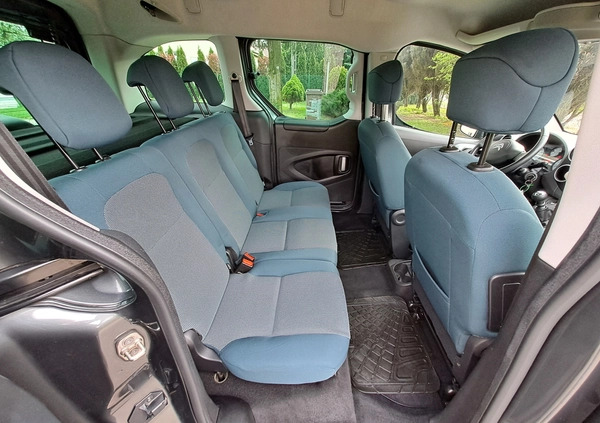 Citroen Berlingo cena 36900 przebieg: 121484, rok produkcji 2017 z Poznań małe 277